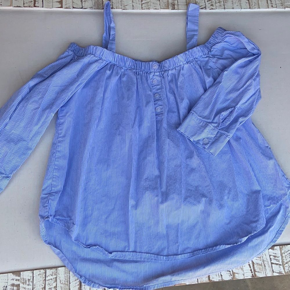 Ladies off the shoulder top with straps Size Medium Kaii